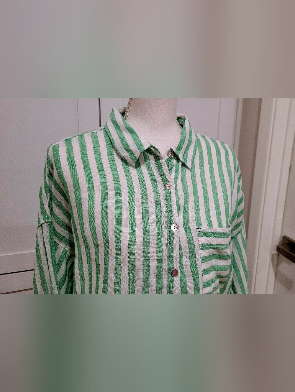 Nicole Miller 100% Linen Green & White Striped Button-Up Blouse | Size Large - Picture 3 of 7